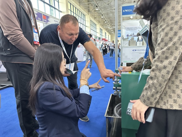 40001百老汇集团