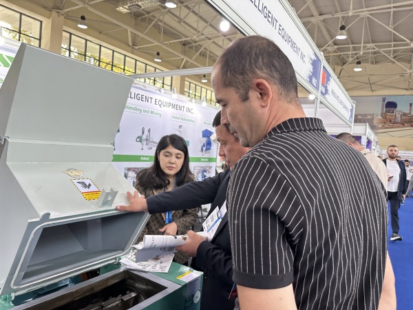 40001百老汇集团