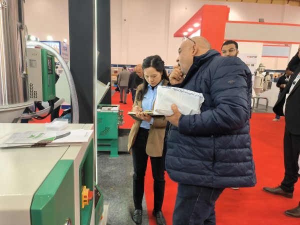 40001百老汇集团